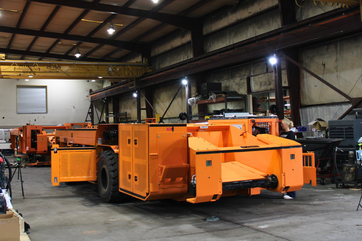 2 underground mining shuttle cars